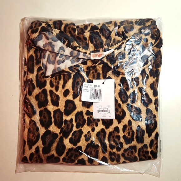 ❤️NWT BODYSUIT - LEOPARD ANIMAL PRINT - SNAP CROTCH - CUTOUT ACCENT - Picture 3 of 9